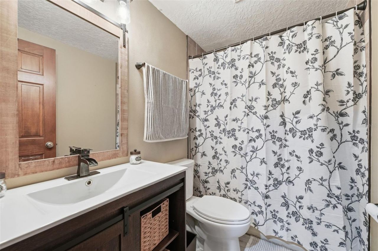 381 N Jungle Road, Geneva, FL 32732 Photo