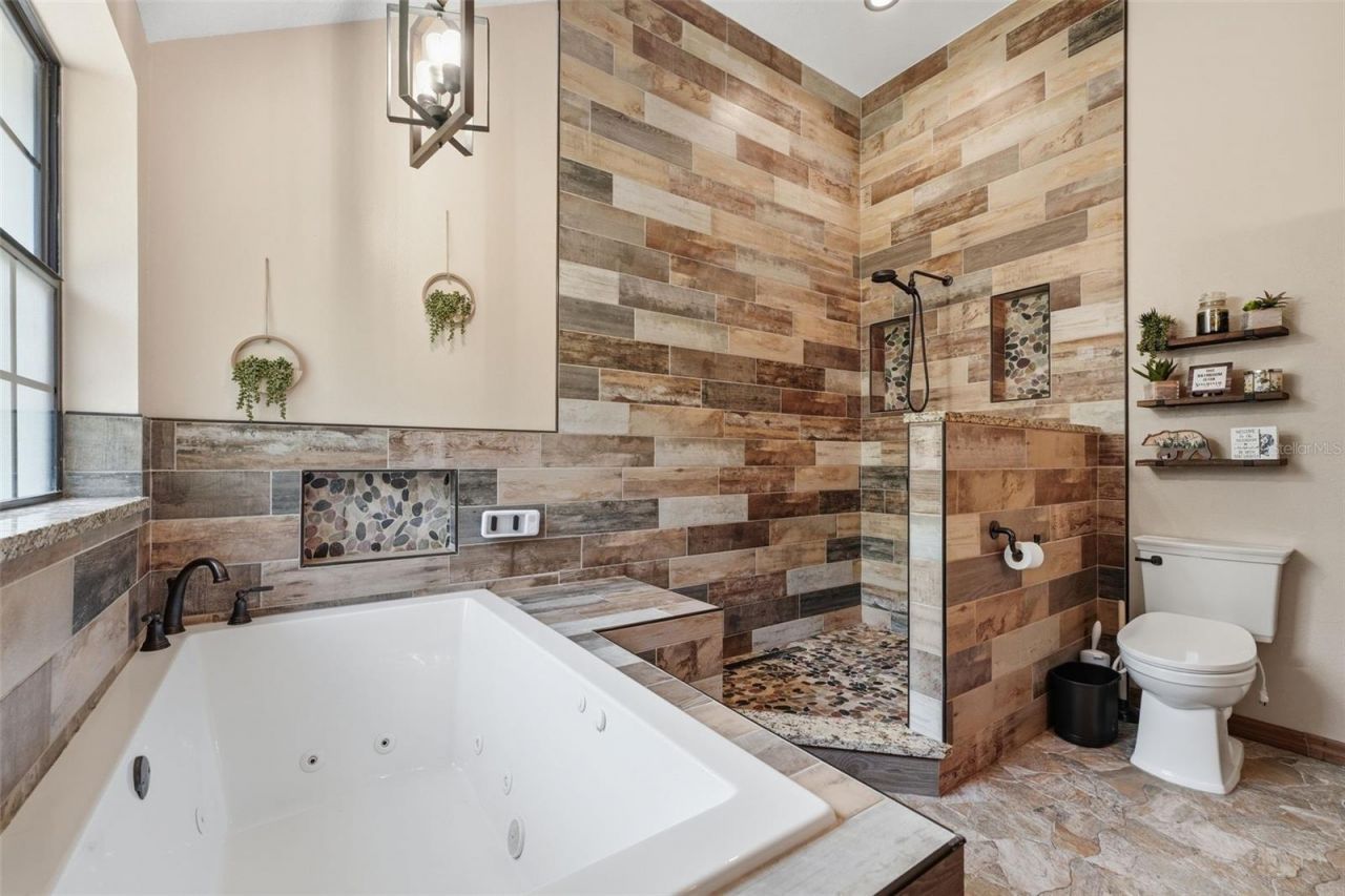 381 N Jungle Road, Geneva, FL 32732 Photo