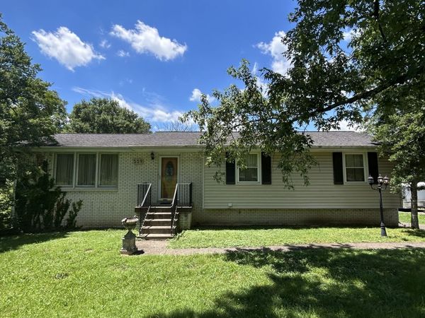 229 S Valley Rd S, Hendersonville, TN 37075