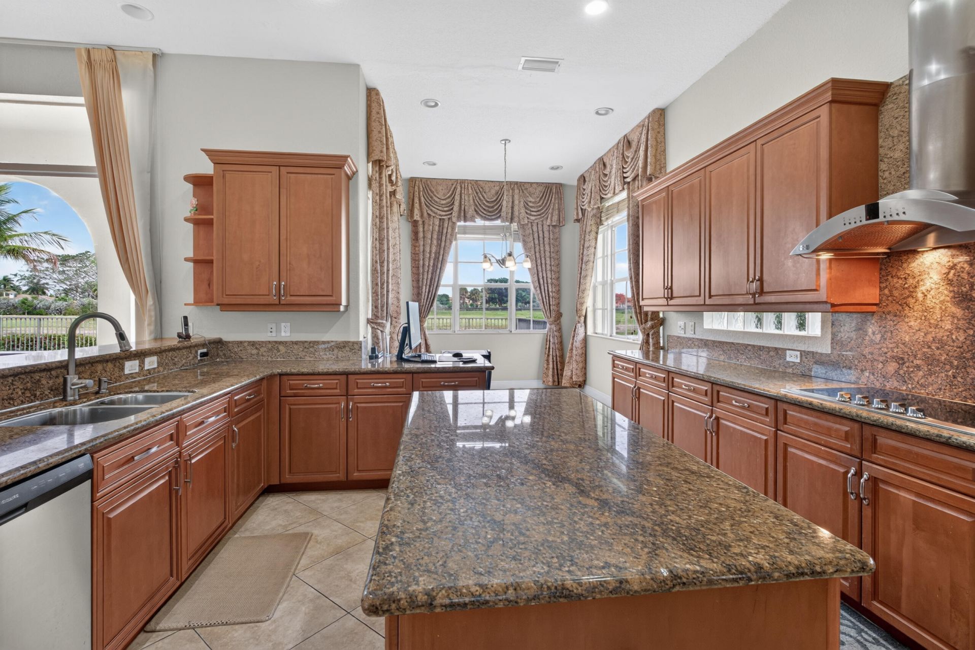 7213 NW 123rd Avenue, Parkland, FL 33076 Photo