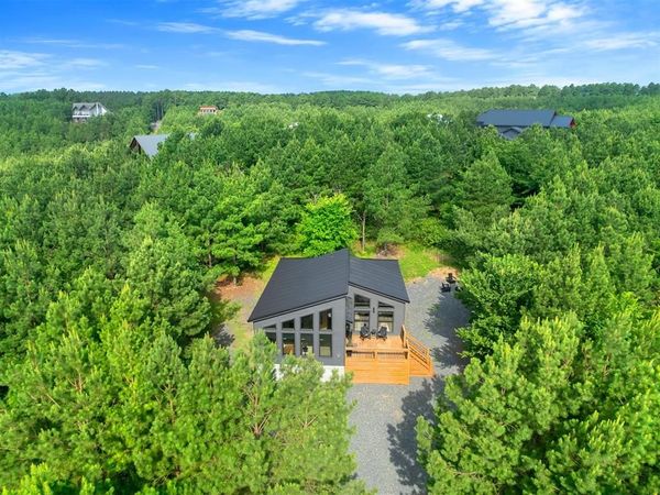 105 S Spruce Trail, Broken Bow, OK 74728