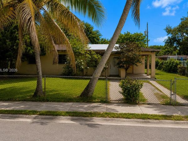 2950 NW 173rd Ter , Miami Gardens, FL 33056
