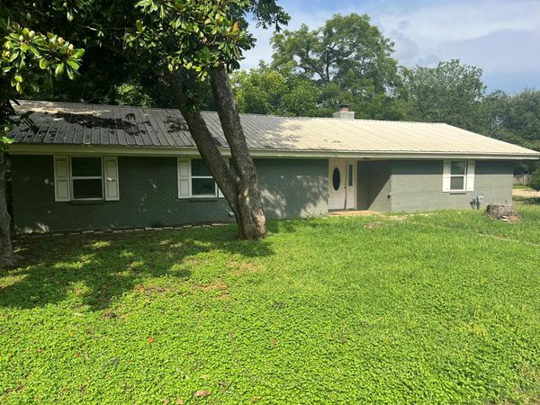 204 N Rockdale ST, Lexington, TX 78947