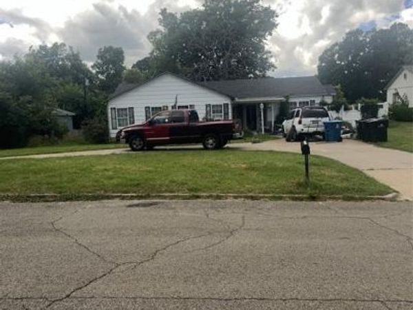 607 S Brown Avenue , Denison, TX 75020