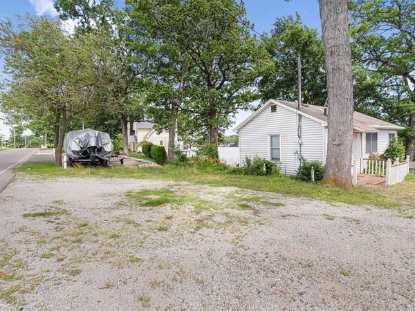 5505 N West Shafer Drive , Monticello, IN 47960