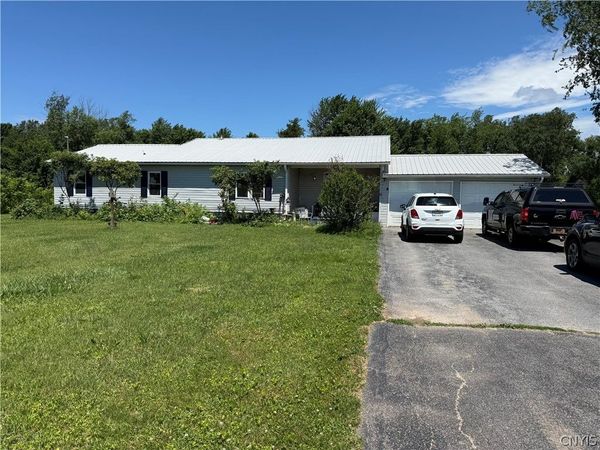 196-200 Russell Road, Unit 196, Fulton, NY 13069