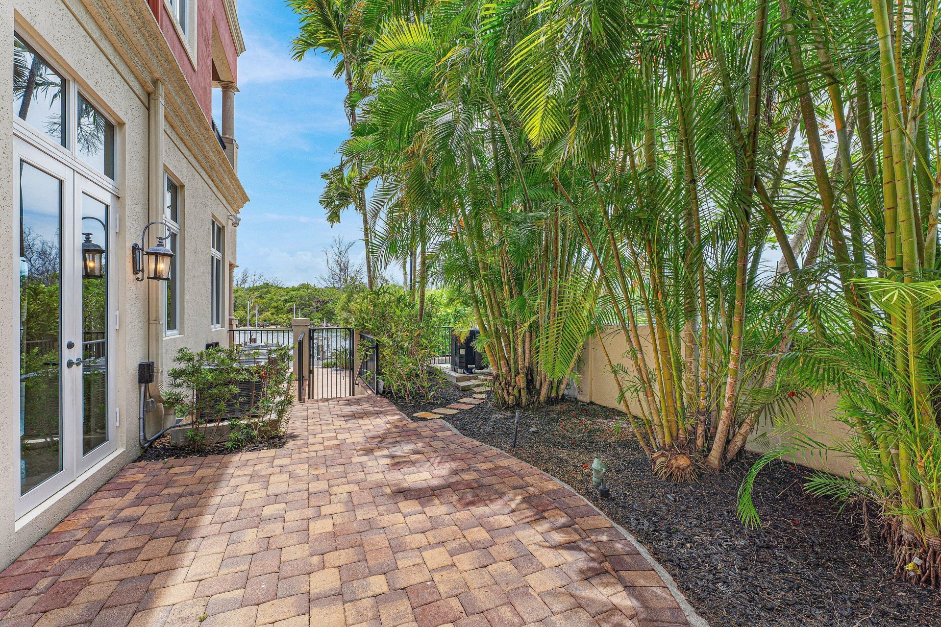 453 NE 19th Avenue, Deerfield Beach, FL 33441 Photo