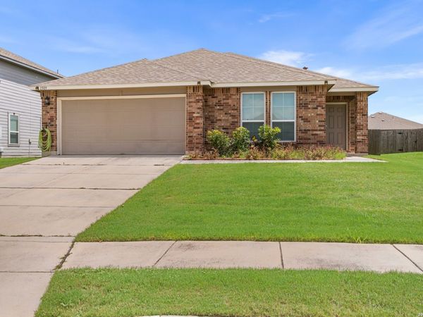 1509 REDBRIDGE DR, Seguin, TX 78155
