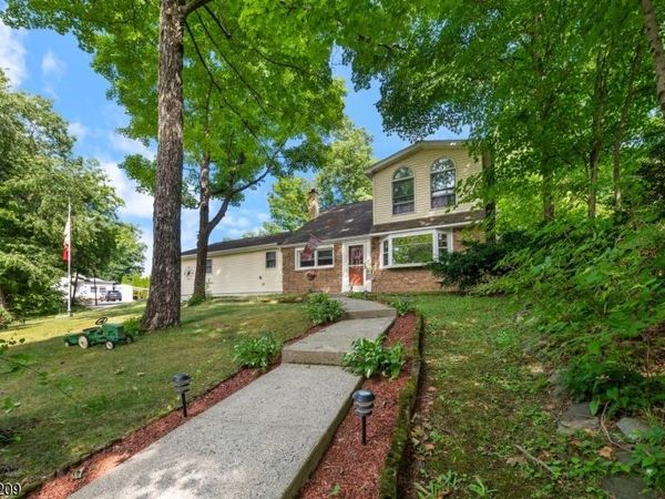 25 Belford Dr, West Milford, NJ 07421