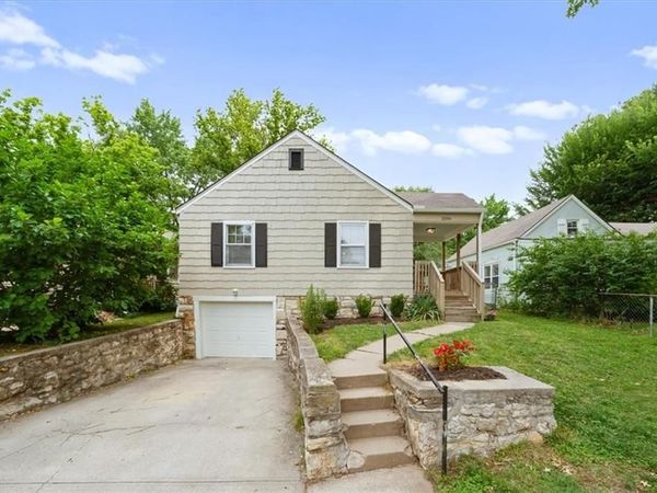 2106 W 48th Street, Westwood, KS 66205