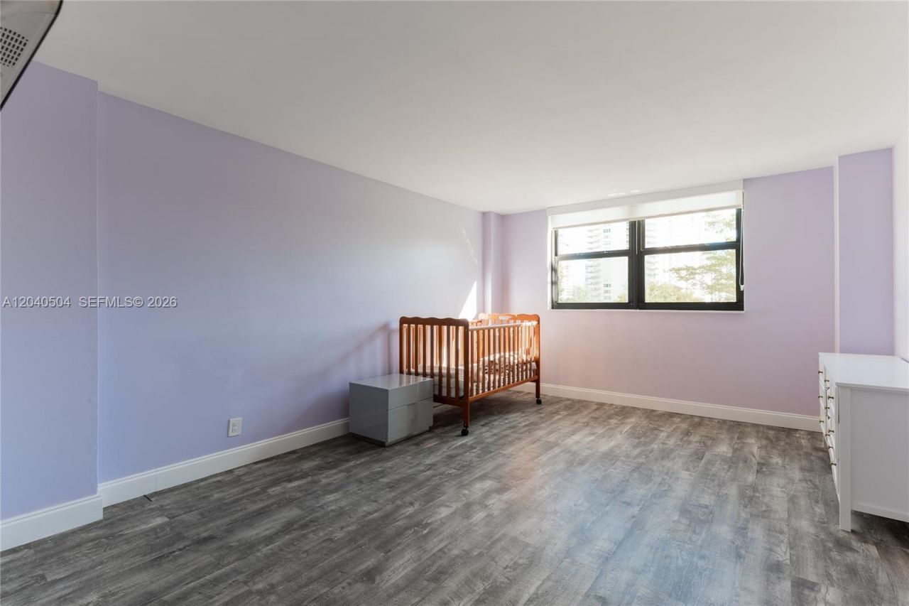 290 174th St , Unit 318, Sunny Isles Beach, FL 33160 Photo