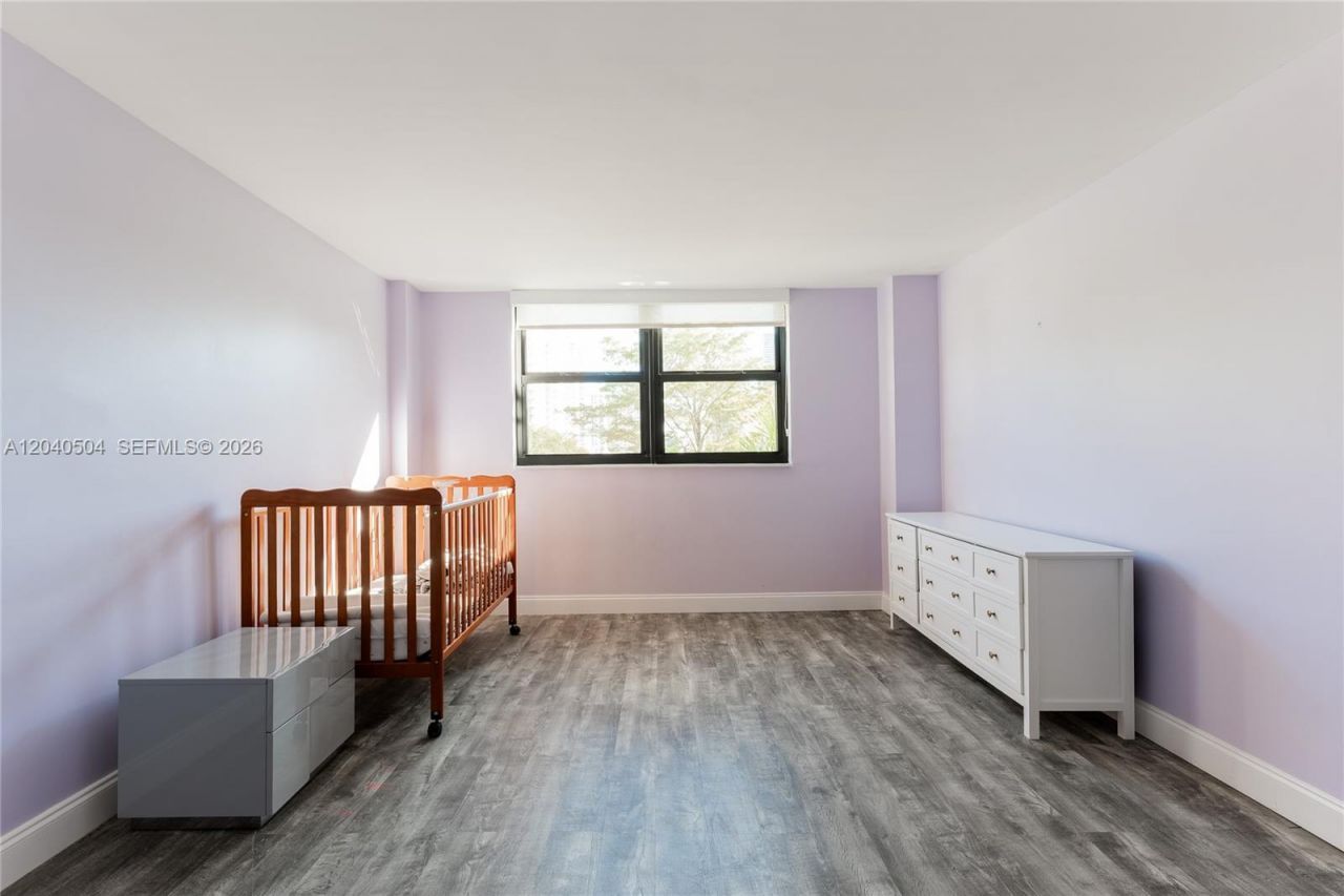 290 174th St , Unit 318, Sunny Isles Beach, FL 33160 Photo
