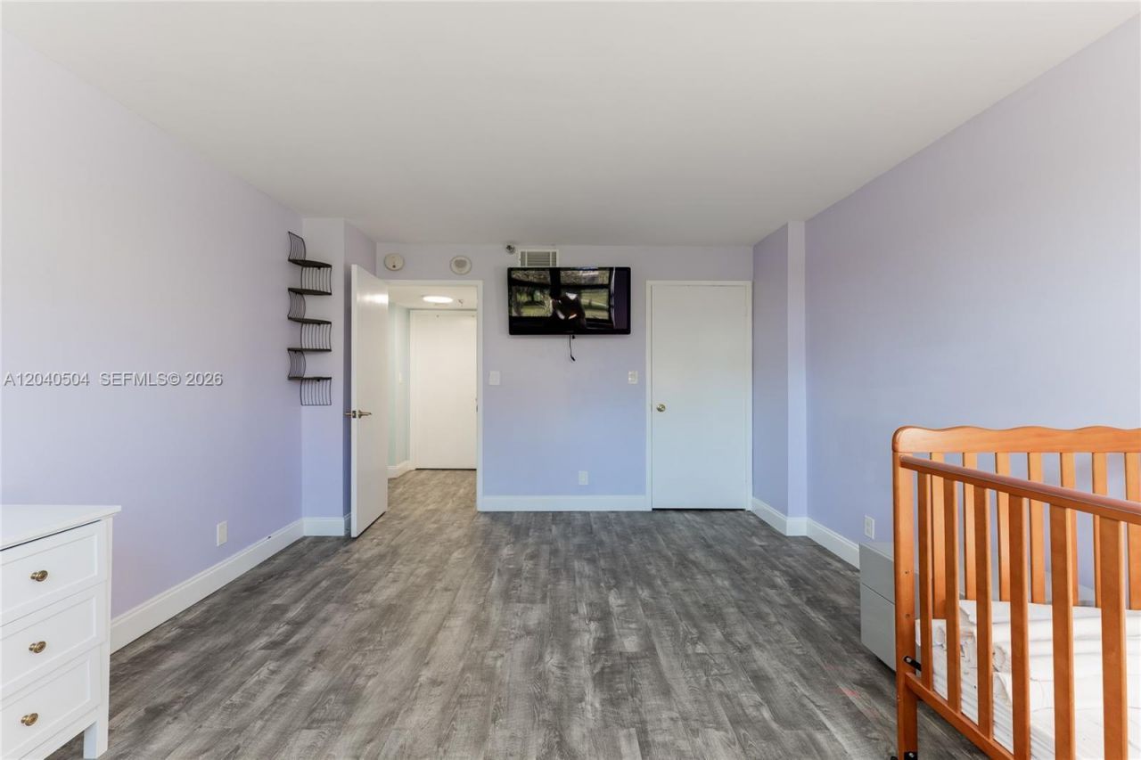 290 174th St , Unit 318, Sunny Isles Beach, FL 33160 Photo