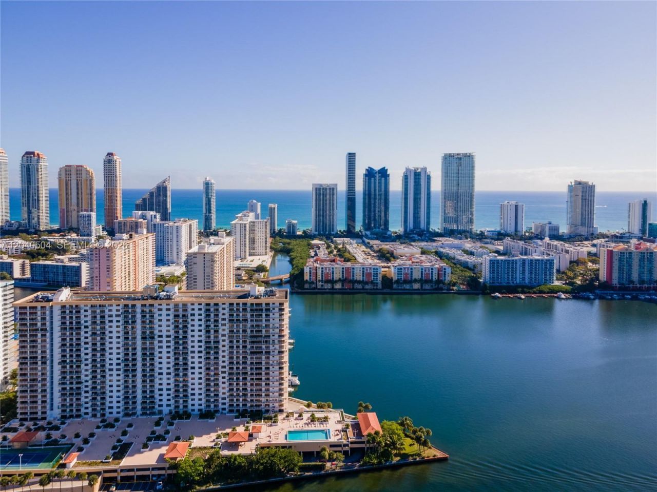 290 174th St , Unit 318, Sunny Isles Beach, FL 33160 Photo