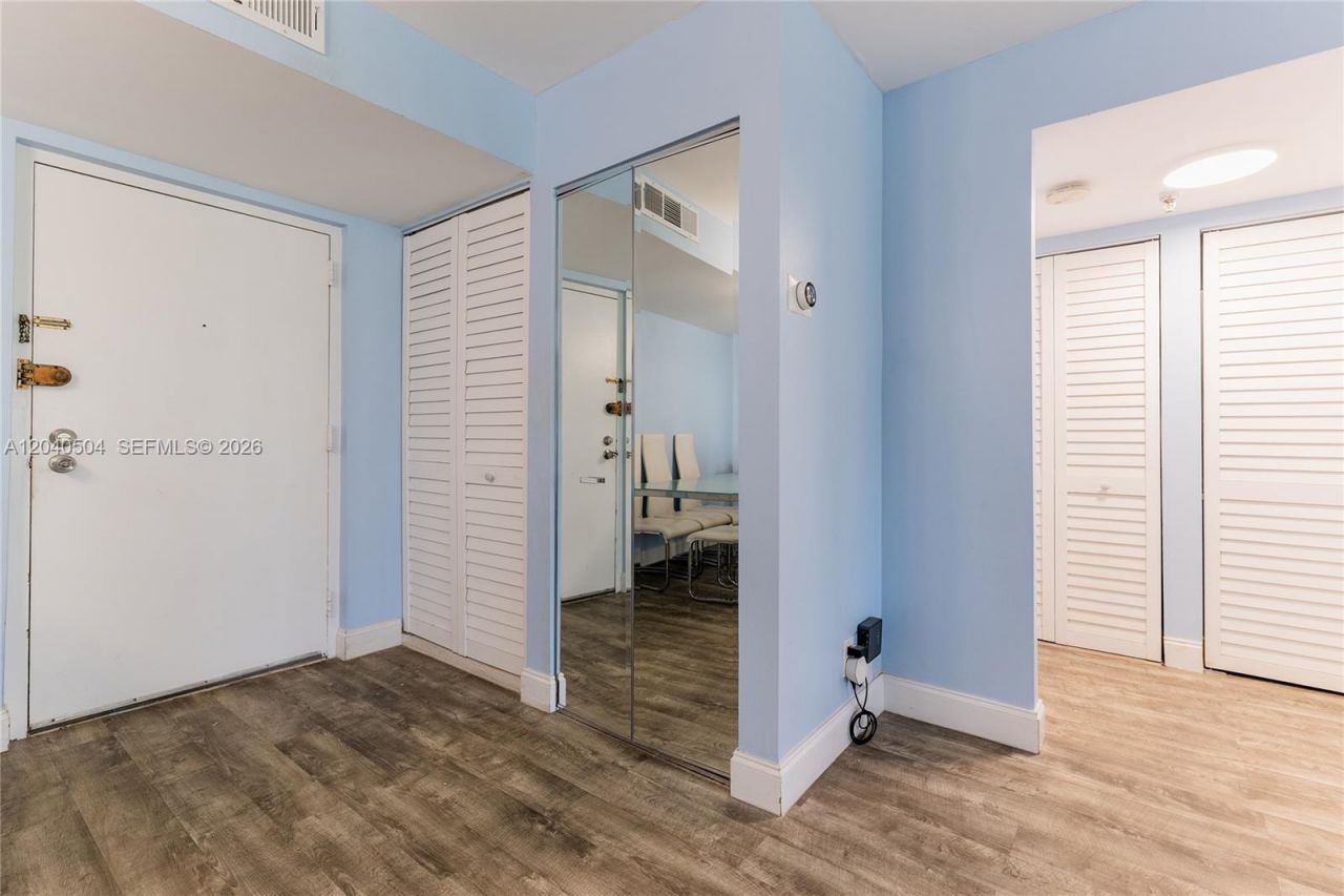 290 174th St , Unit 318, Sunny Isles Beach, FL 33160 Photo