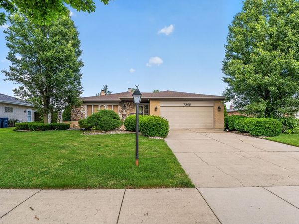 7305 Summit Road , Darien, IL 60561