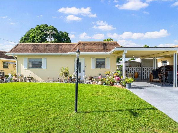 2208 GARDENIA WAY, LEHIGH ACRES, FL 33936