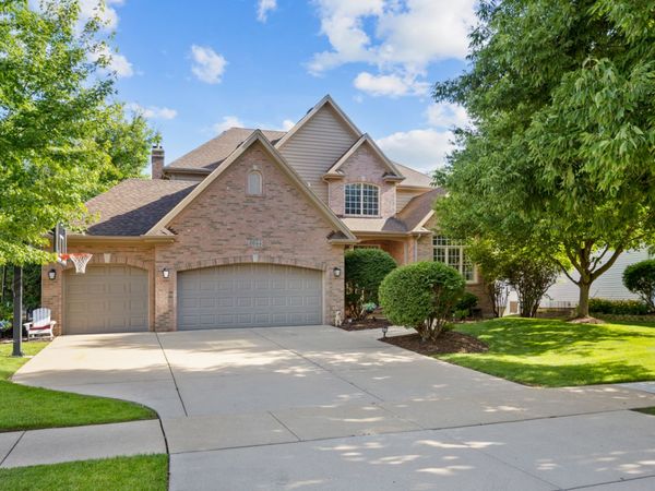 2644 Freeland Circle, Naperville, IL 60564