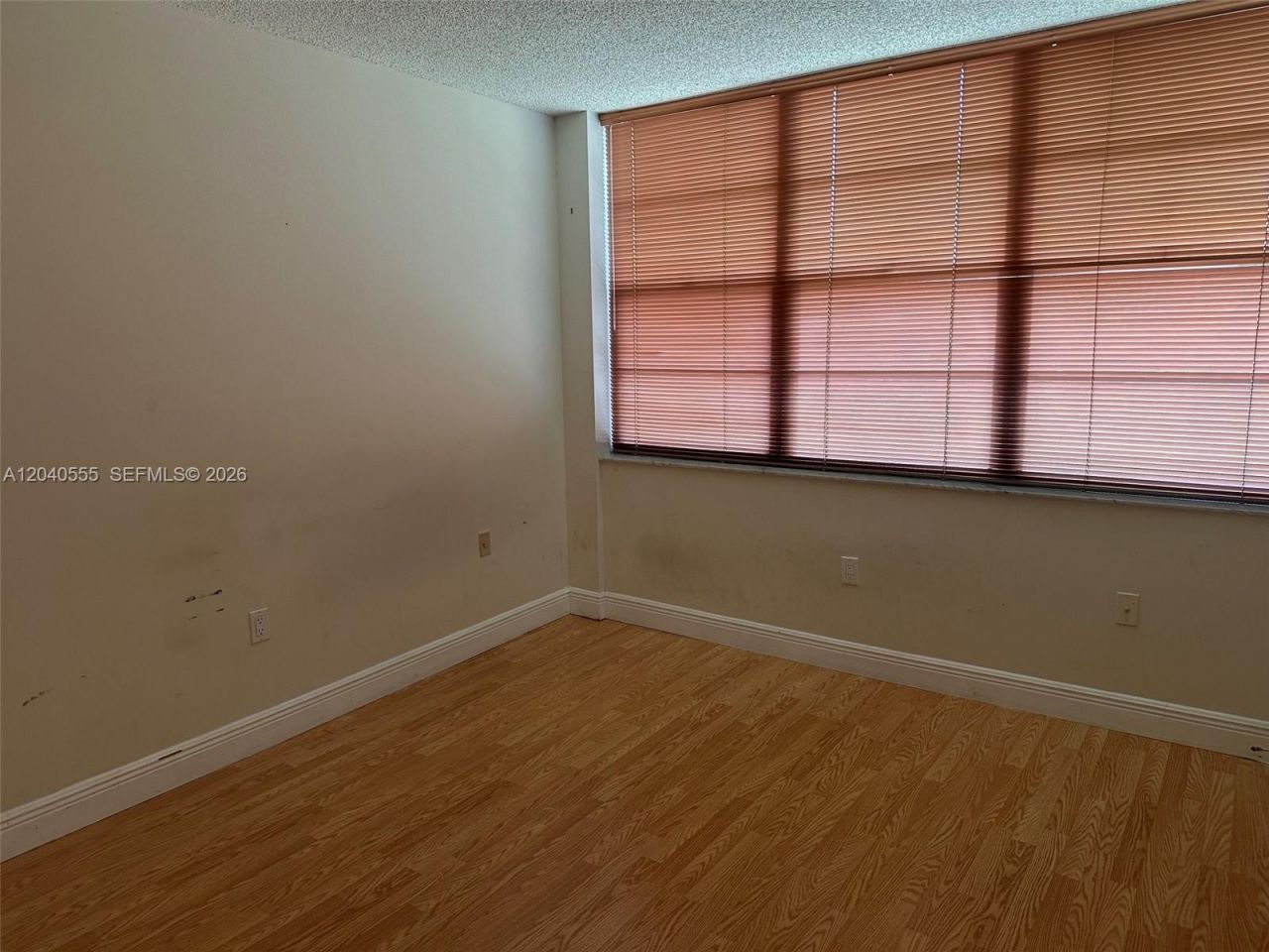 900 Saint Charles Pl, Unit 407, Pembroke Pines, FL 33026 Photo