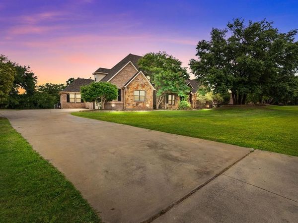 7348 Brady Oaks Drive, Fort Worth, TX 76135