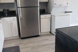 324 Lakeside Drive photo 4