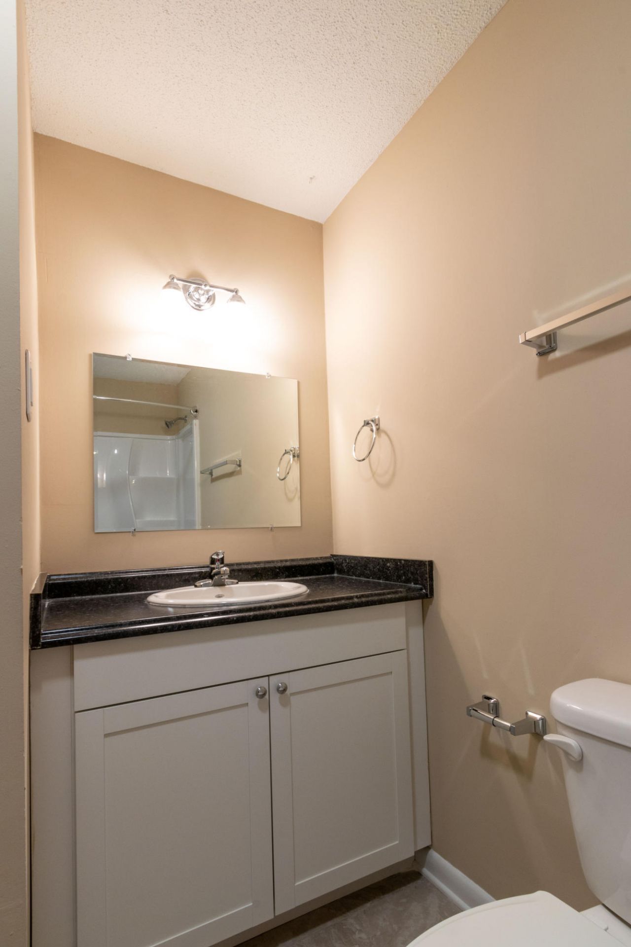 324 Lakeside Drive Photo 21