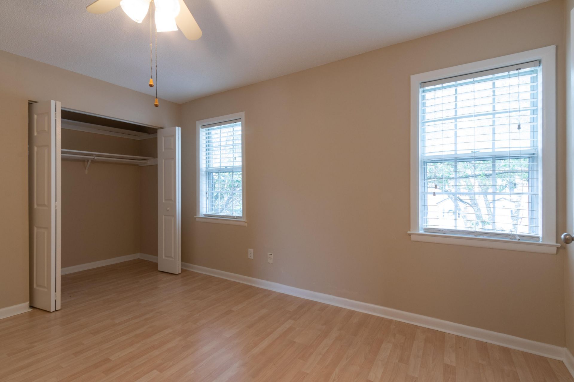 324 Lakeside Drive Photo 24
