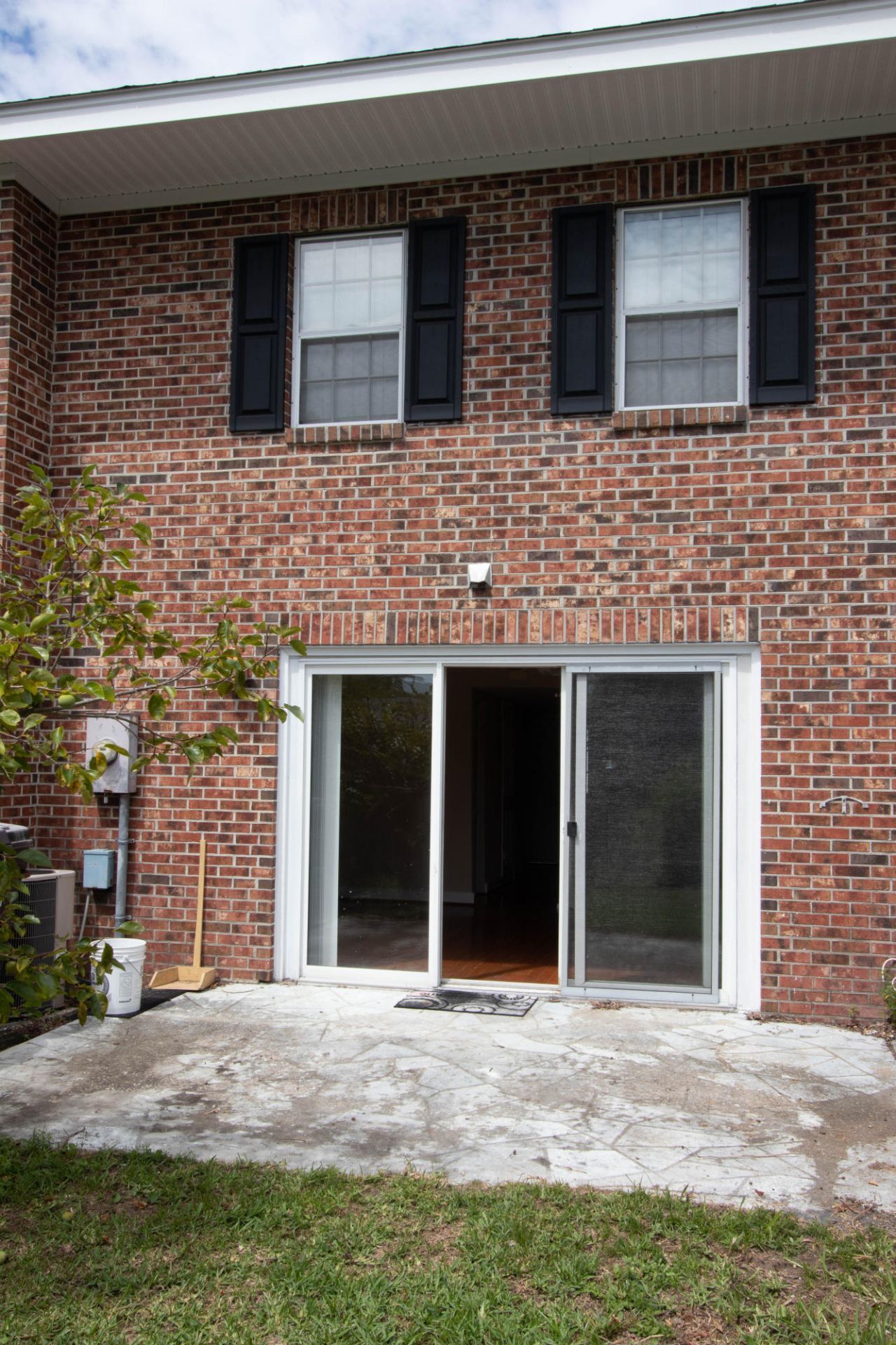 324 Lakeside Drive Photo 9