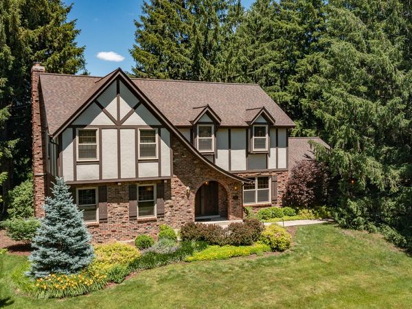22W166 Mccarron Road , Glen Ellyn, IL 60137