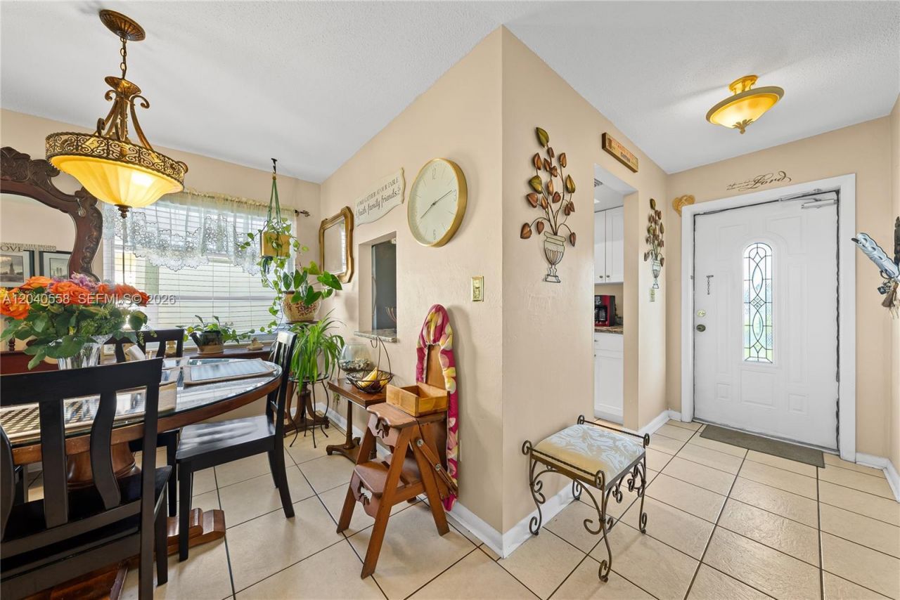2208 Gardenia Way , Lehigh Acres, FL 33936 Photo