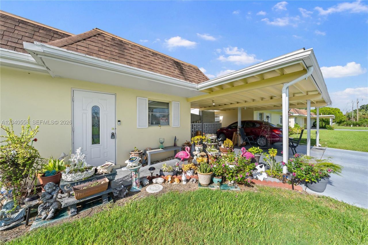 2208 Gardenia Way , Lehigh Acres, FL 33936 Photo