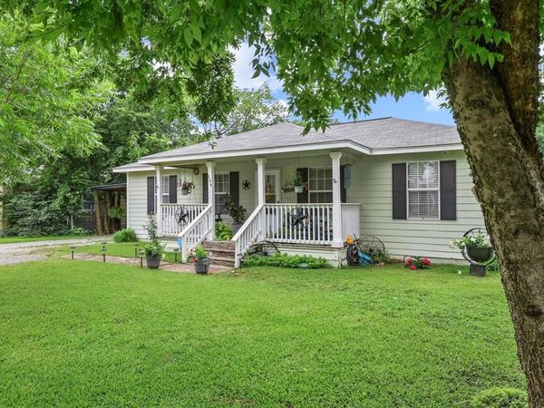 304 Lee Street, Wolfe City, TX 75496