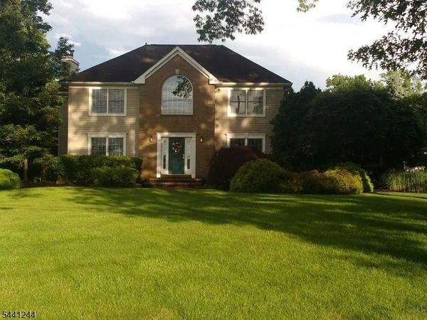 246 Fresh Ponds Rd, South Brunswick, NJ 08831