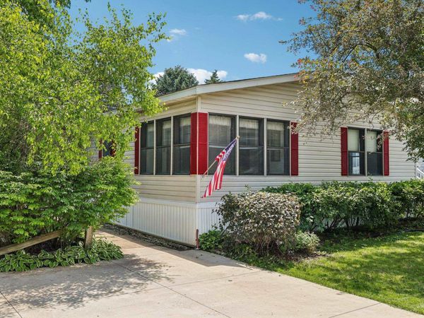 4823 Schoen Road, Unit 109, Union Grove, WI 53182