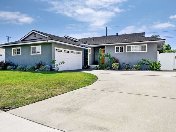 1919 Nipomo, Long Beach, CA 90815