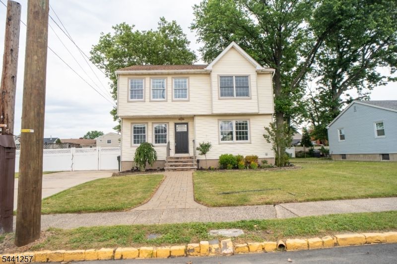 130 Loretta St, Woodbridge, NJ 08861 Main Photo