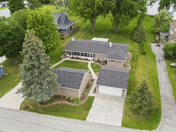 6121 Black Wolf Point ROAD, Oshkosh, WI 54902