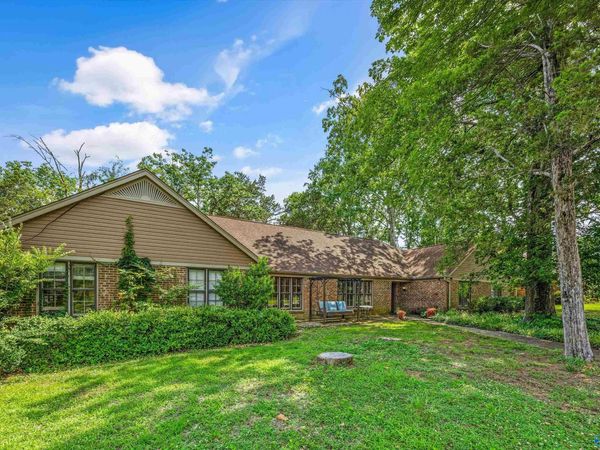 915 Way Thru The Woods SW, Decatur, AL 35603