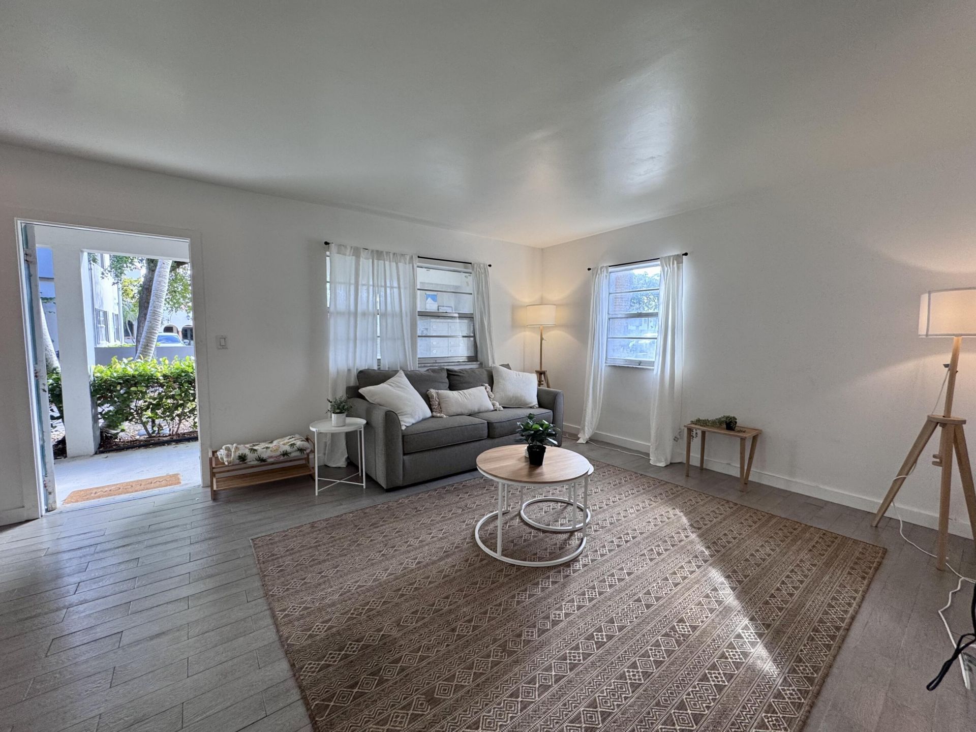 202 Lucerne Avenue, Unit 9, Lake Worth Beach, FL 33460 Photo