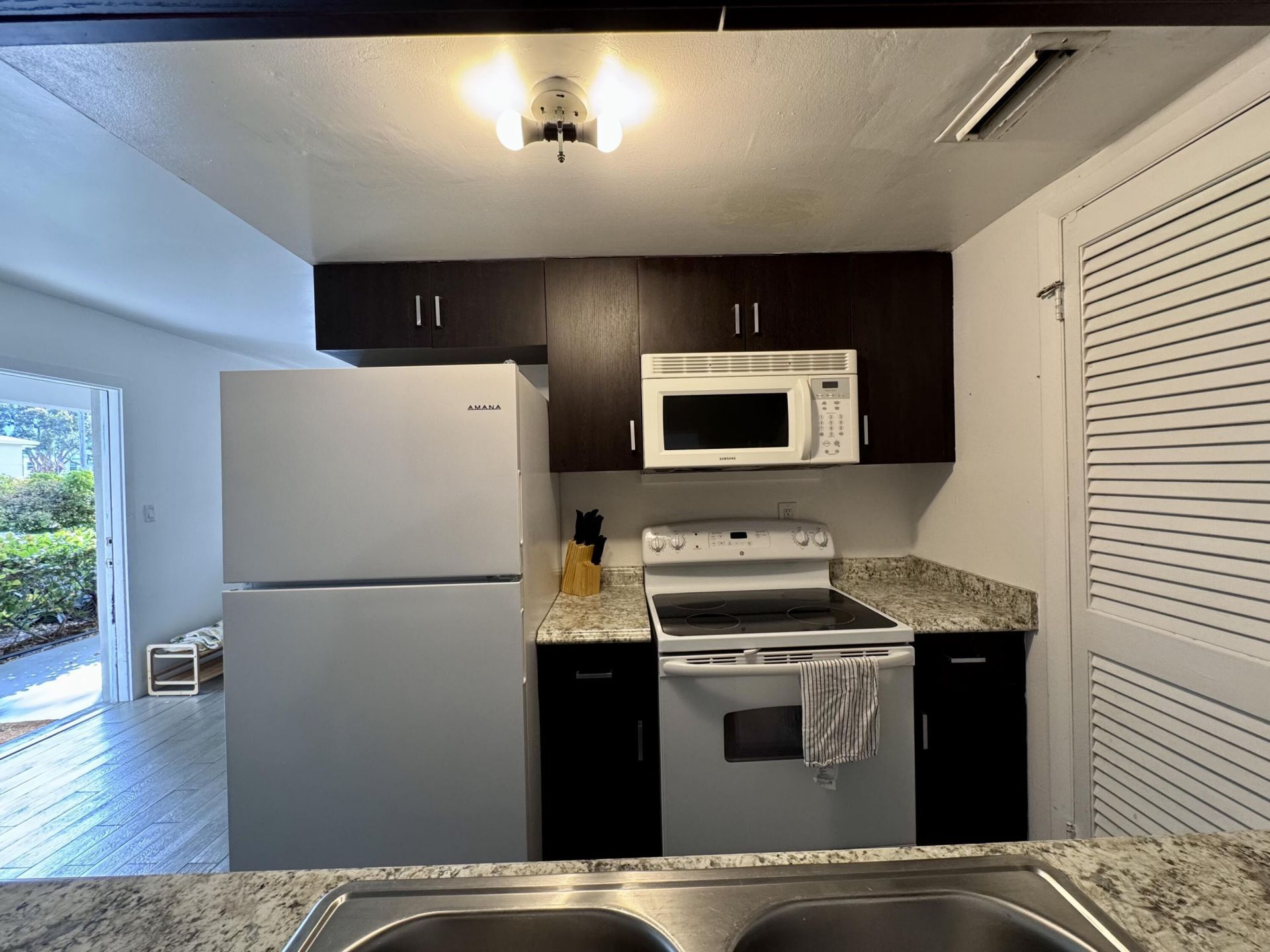 202 Lucerne Avenue, Unit 9, Lake Worth Beach, FL 33460 Photo