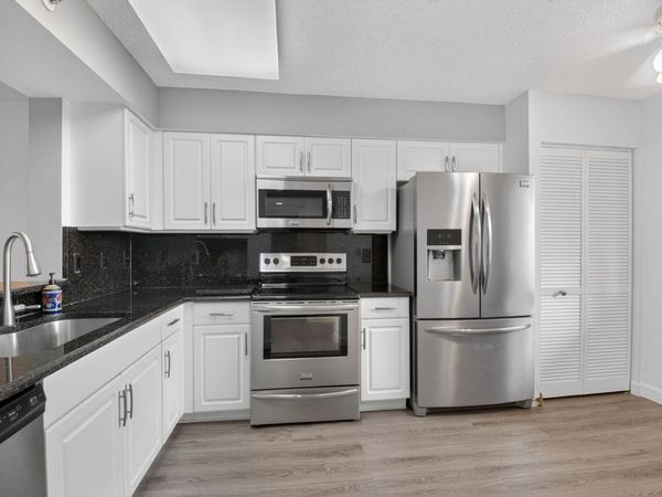 6080 Huntwick Terrace, Unit 405, Delray Beach, FL 33484