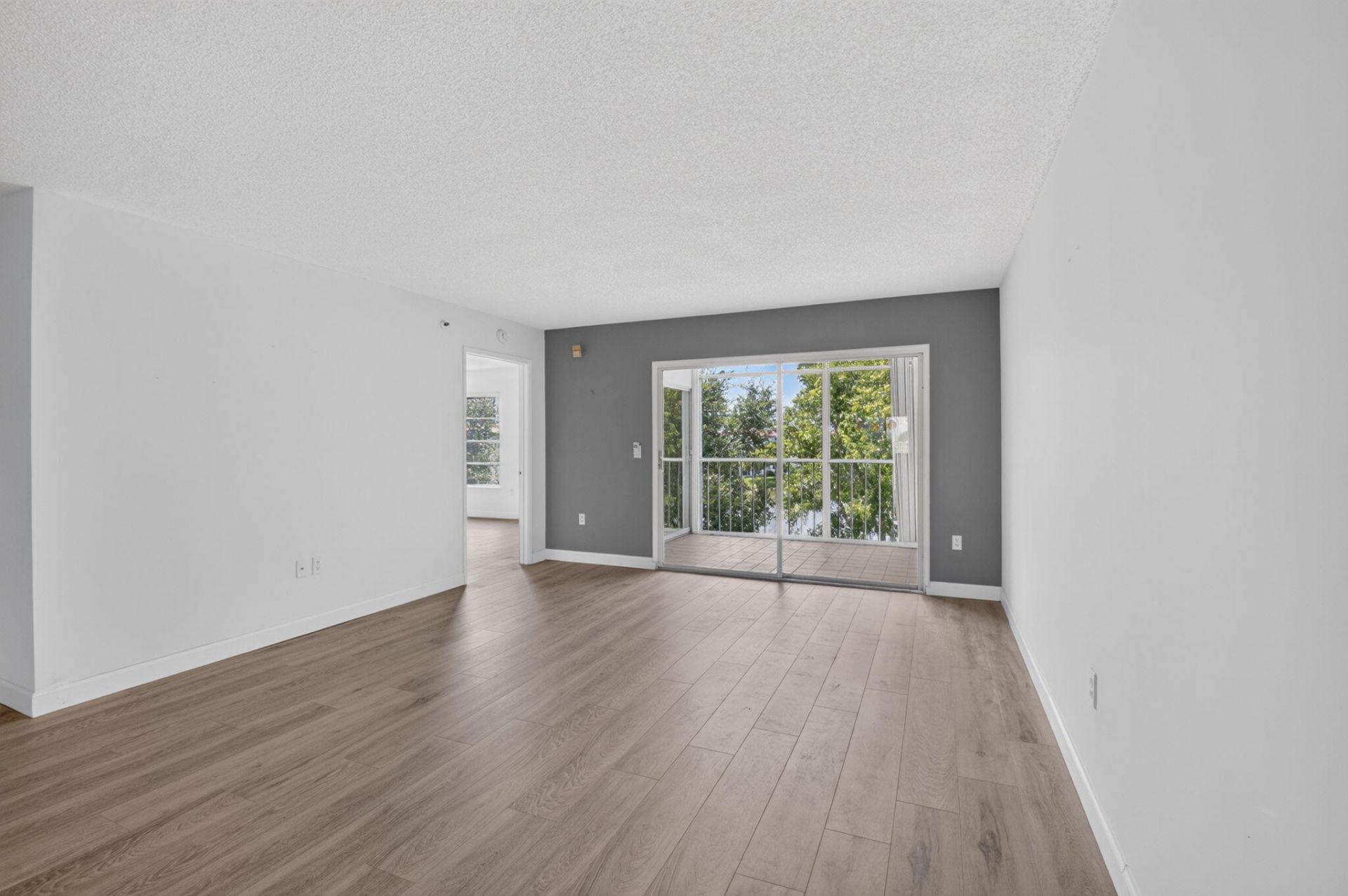 6080 Huntwick Terrace, Unit 405, Delray Beach, FL 33484 Photo