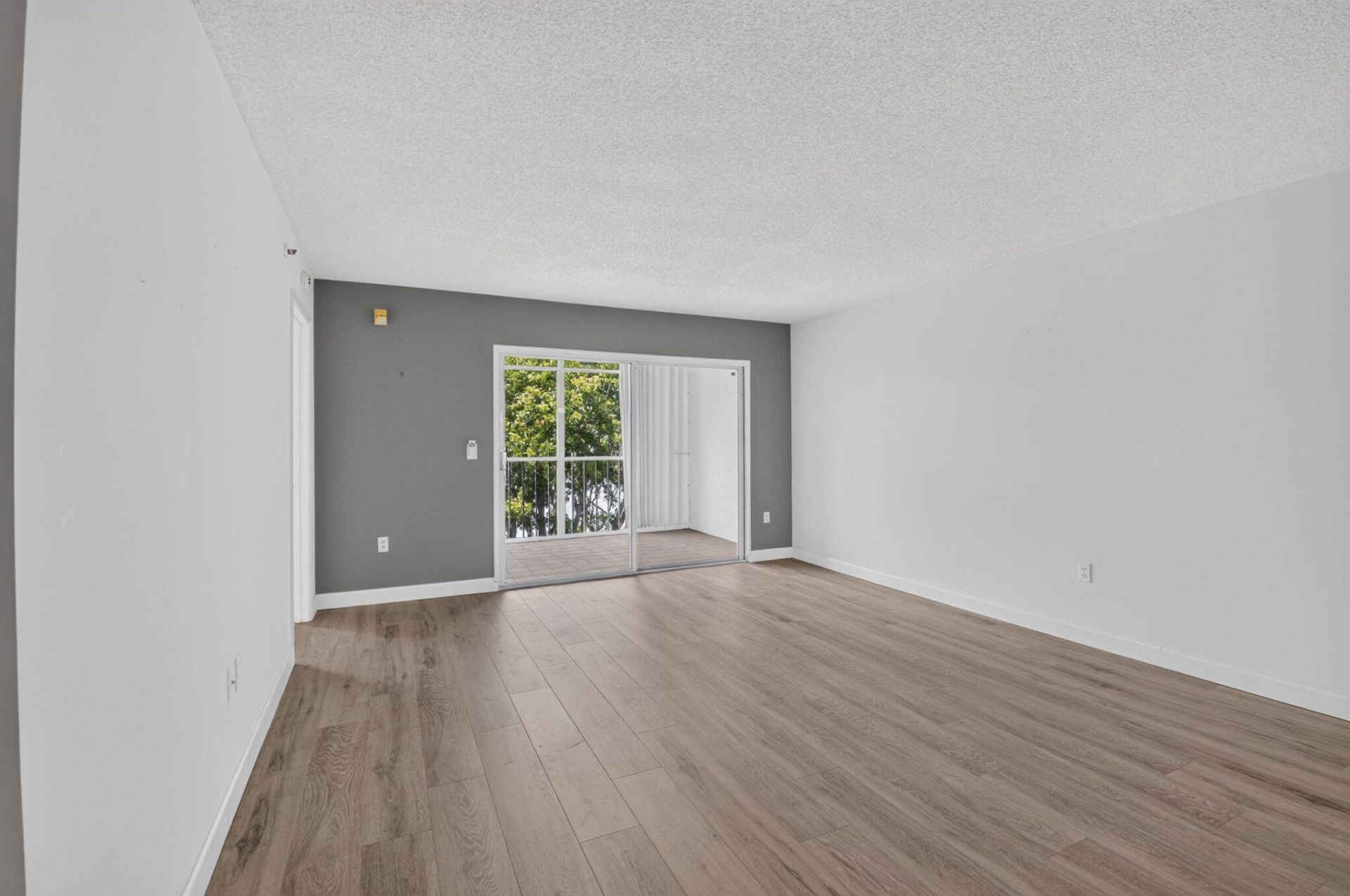6080 Huntwick Terrace, Unit 405, Delray Beach, FL 33484 Photo