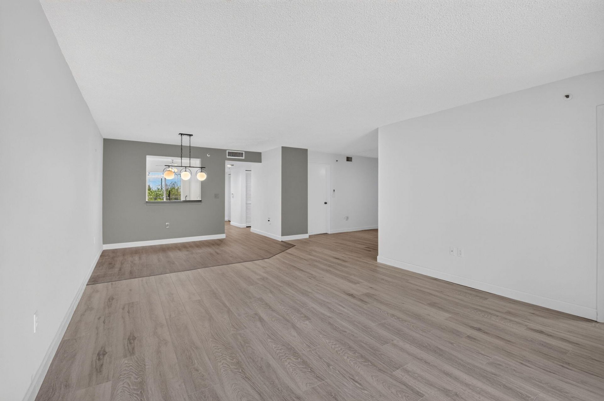 6080 Huntwick Terrace, Unit 405, Delray Beach, FL 33484 Photo