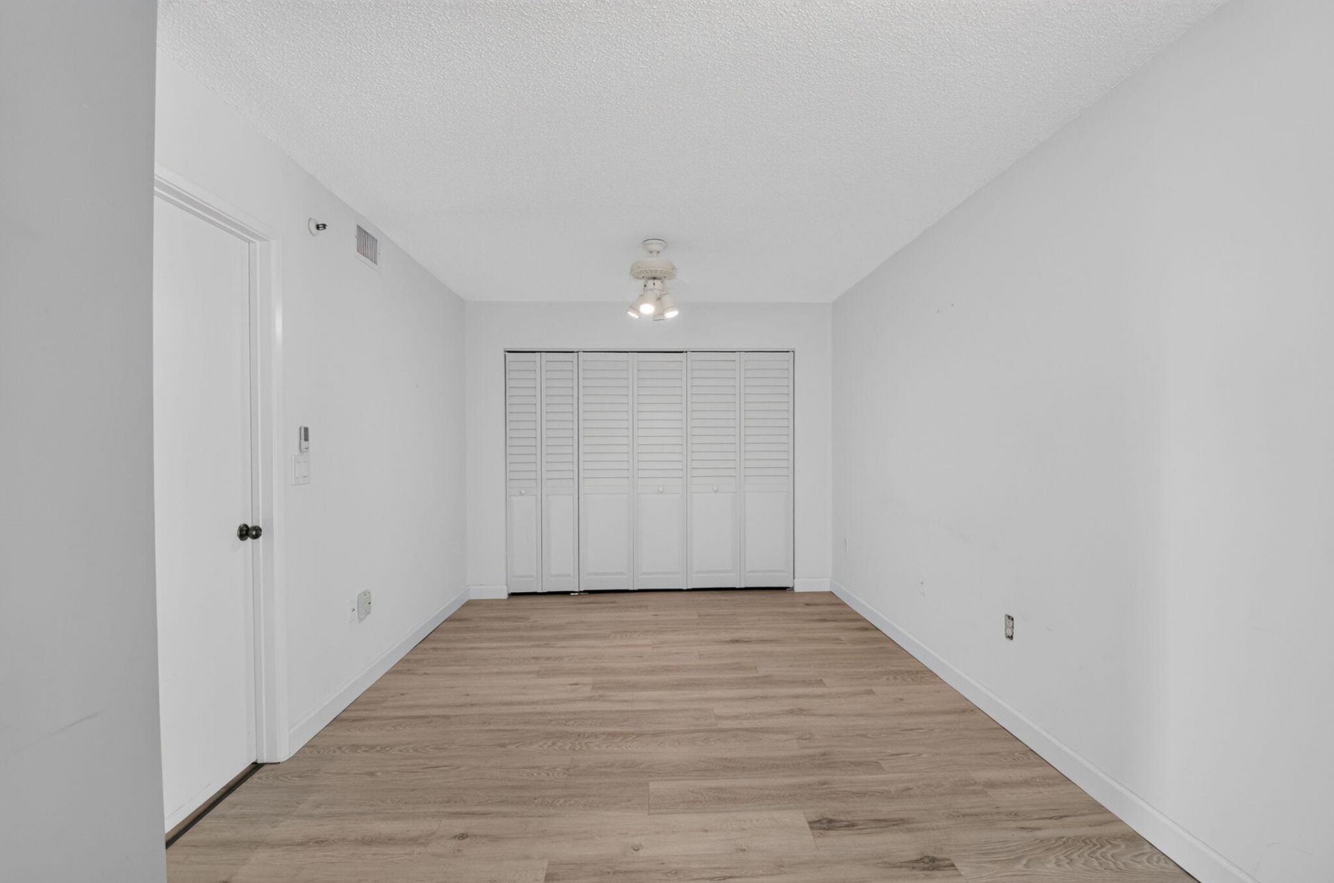 6080 Huntwick Terrace, Unit 405, Delray Beach, FL 33484 Photo