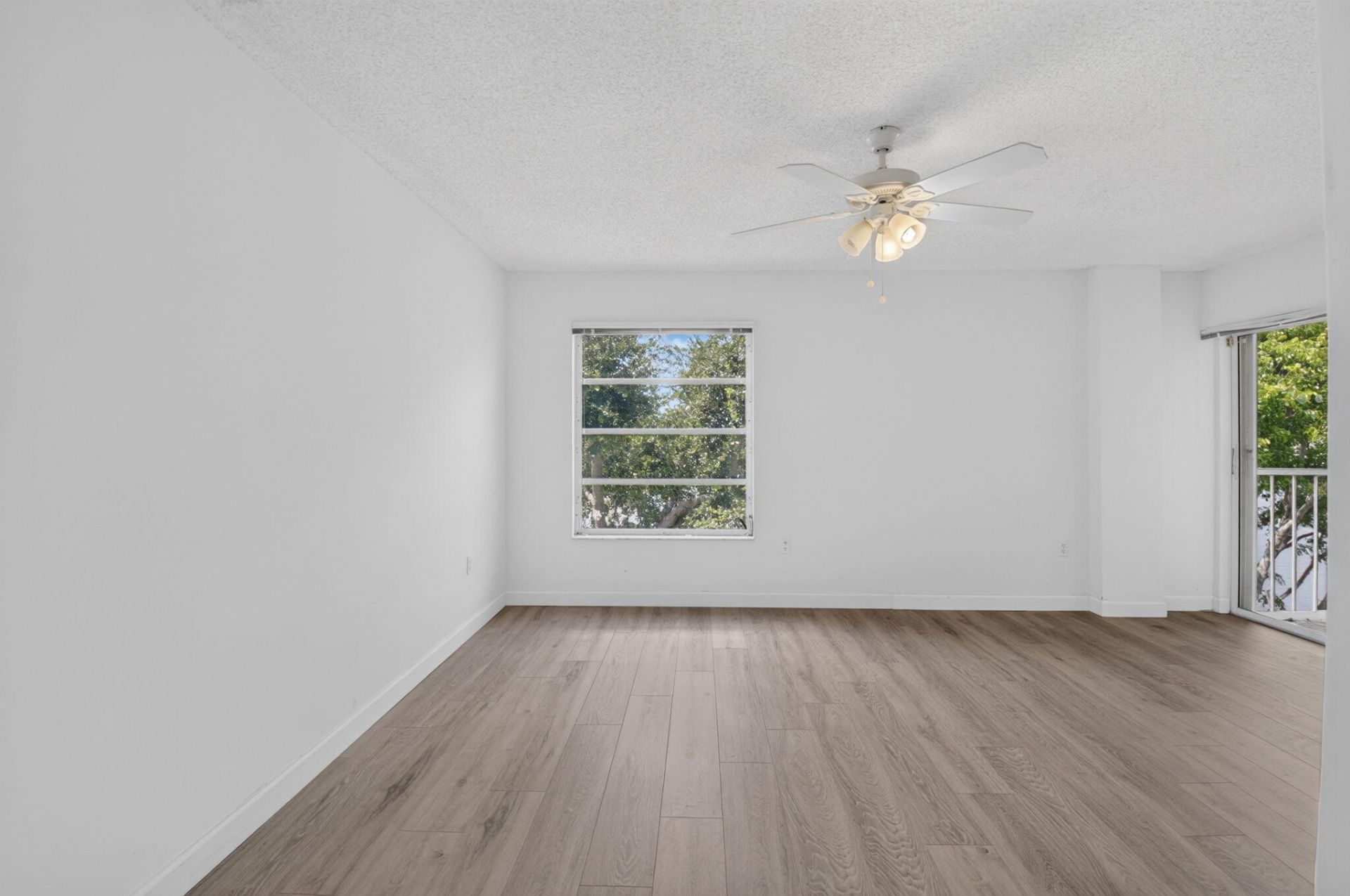 6080 Huntwick Terrace, Unit 405, Delray Beach, FL 33484 Photo