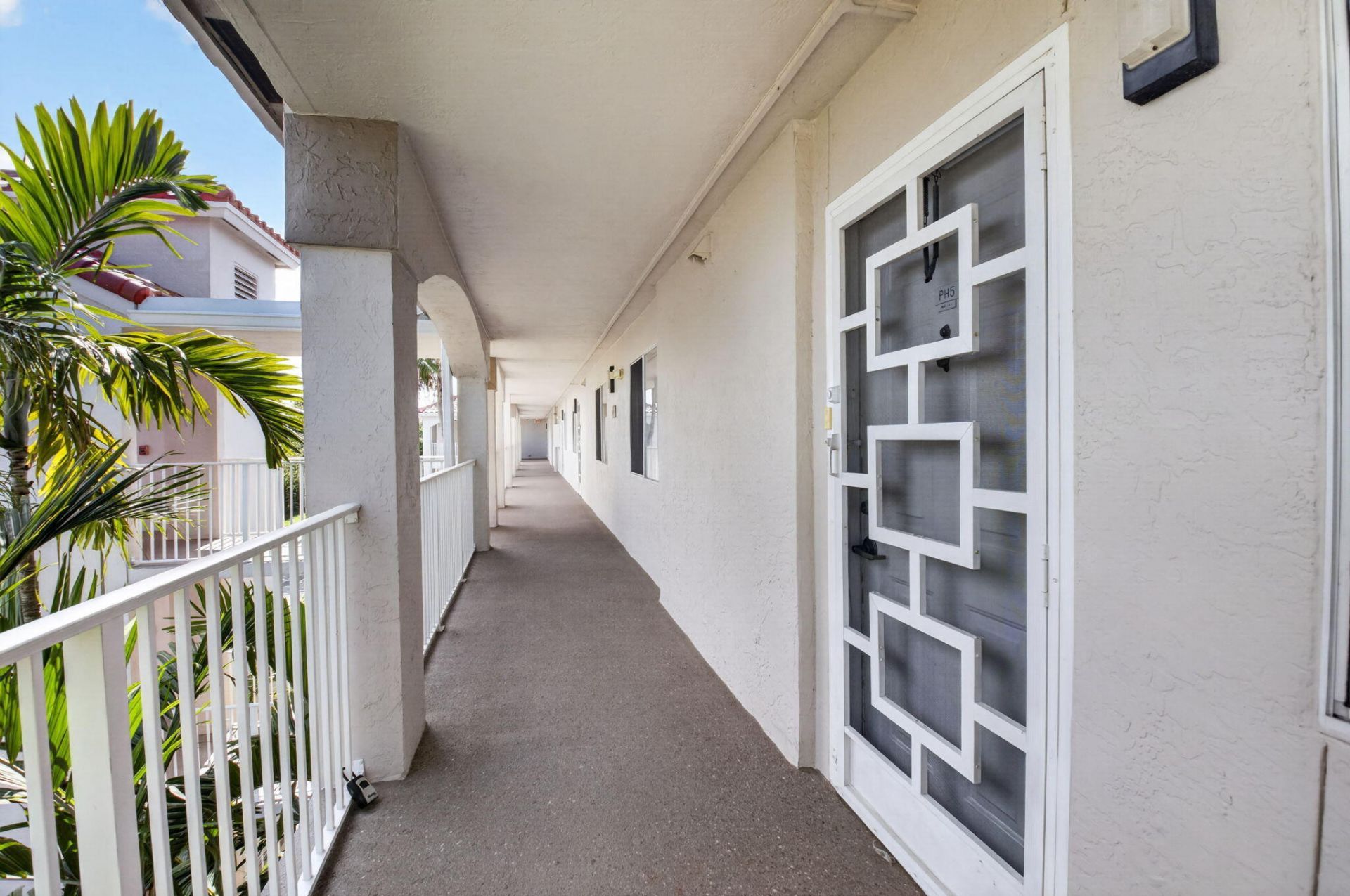 6080 Huntwick Terrace, Unit 405, Delray Beach, FL 33484 Photo