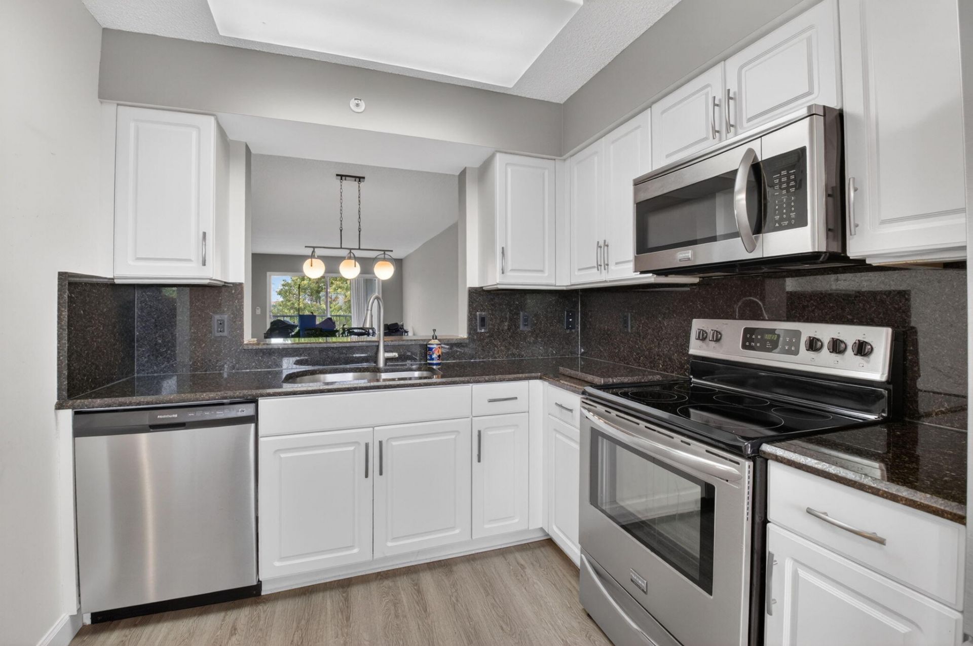 6080 Huntwick Terrace, Unit 405, Delray Beach, FL 33484 Photo