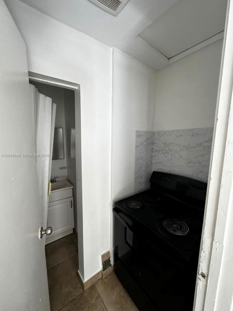1201 NE 148th St , Unit B, Miami, FL 33161 Photo