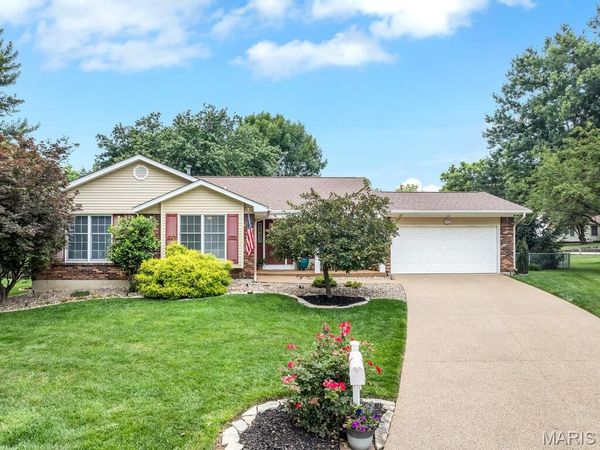 10 Lake Port Court, St Peters, MO 63376